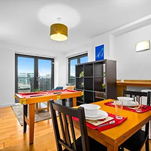 https://central-flat-pool-table-balcony.yorkshirehotels.net